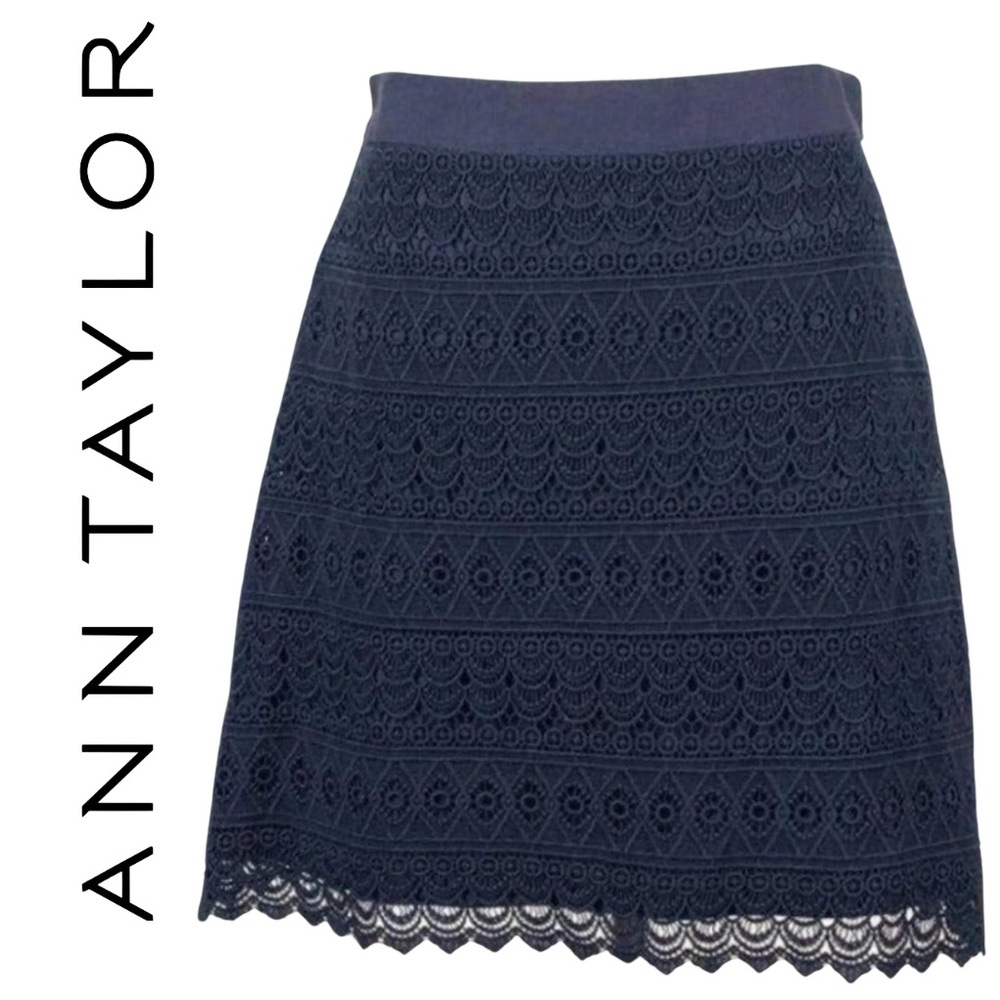 Ann Taylor Loft Lace Crochet Eyelet Pencil Skirt in Navy Blue Size 8